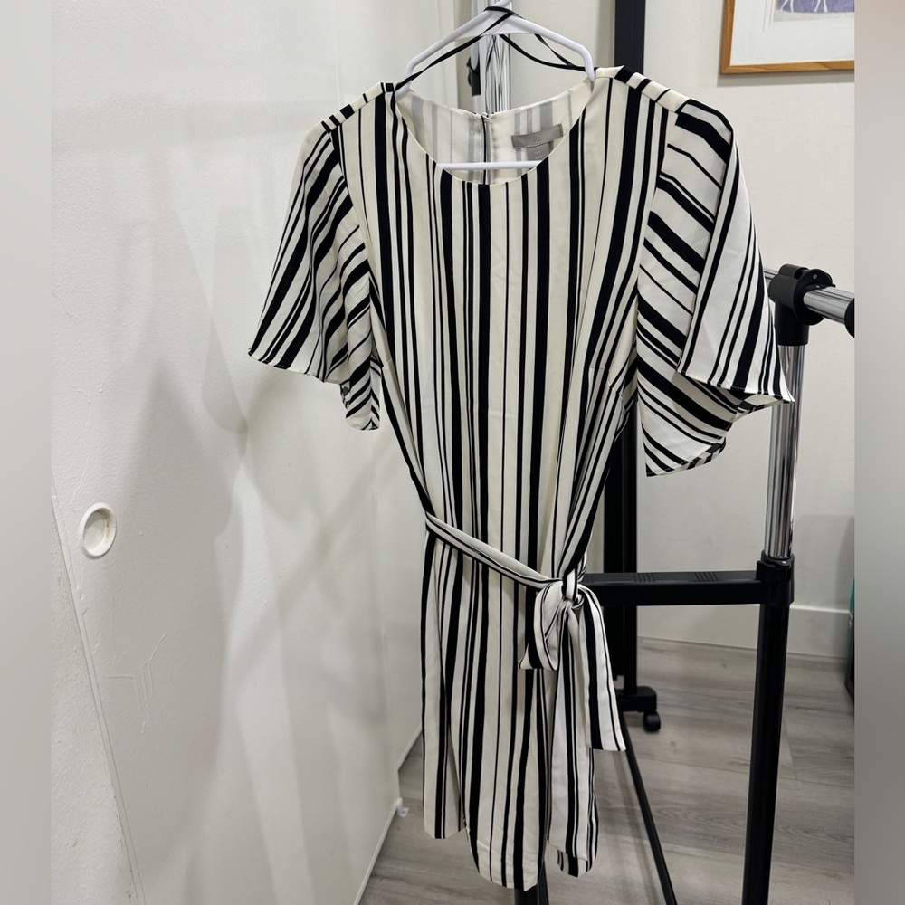 H&M women dress size 6